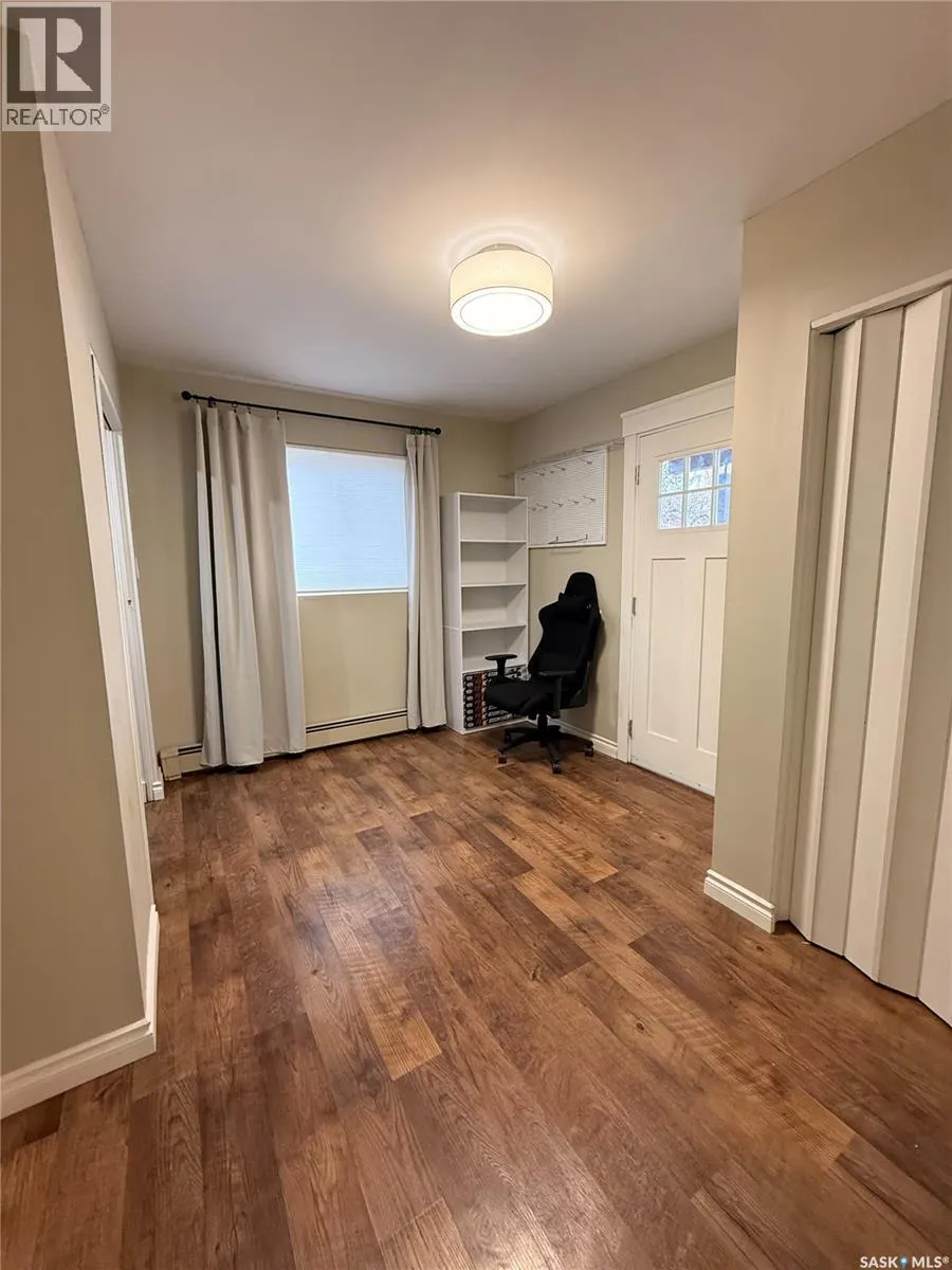 436 4th STREET E