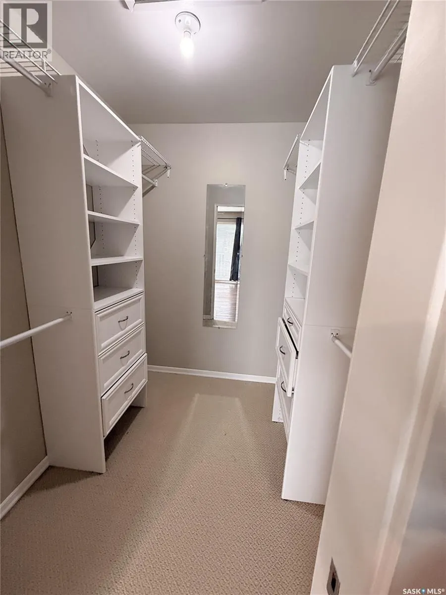 436 4th STREET E