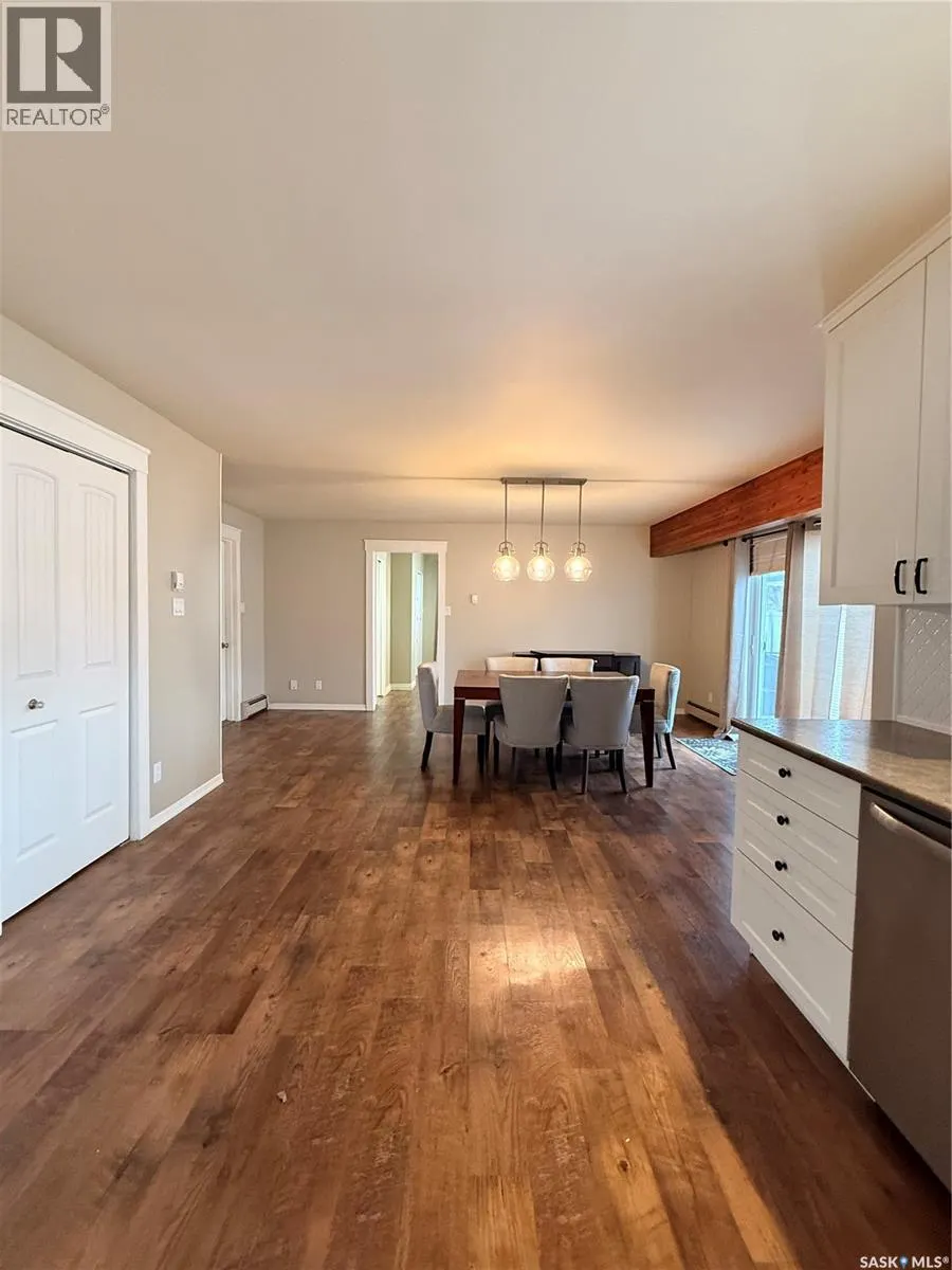 436 4th STREET E