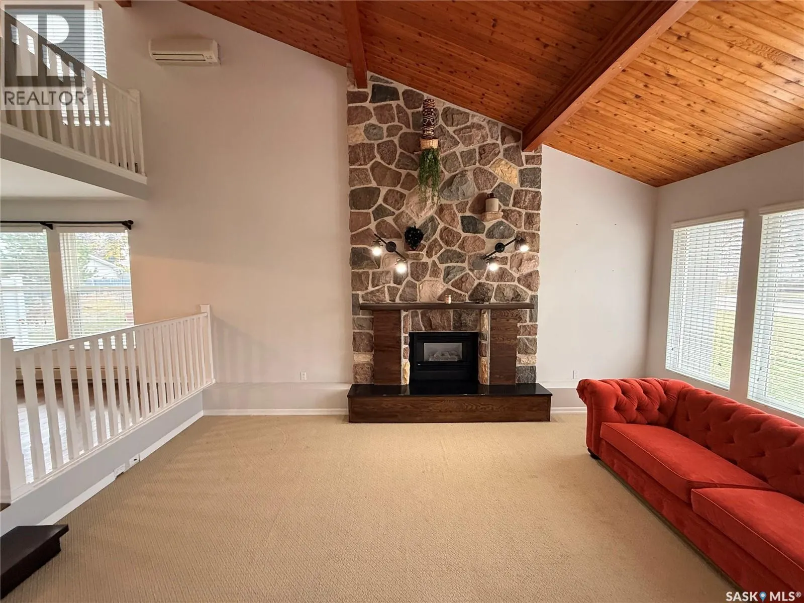 436 4th STREET E