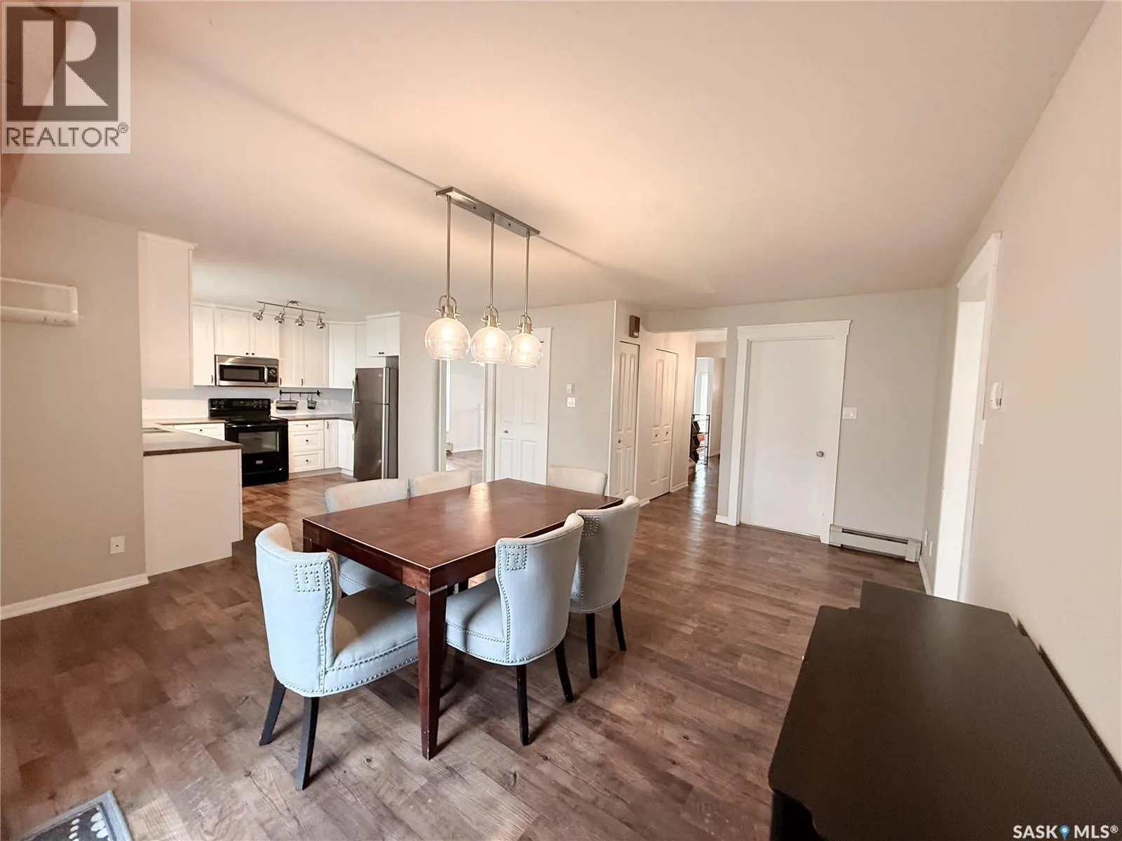 436 4th STREET E