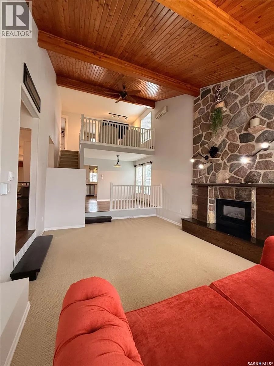 436 4th STREET E