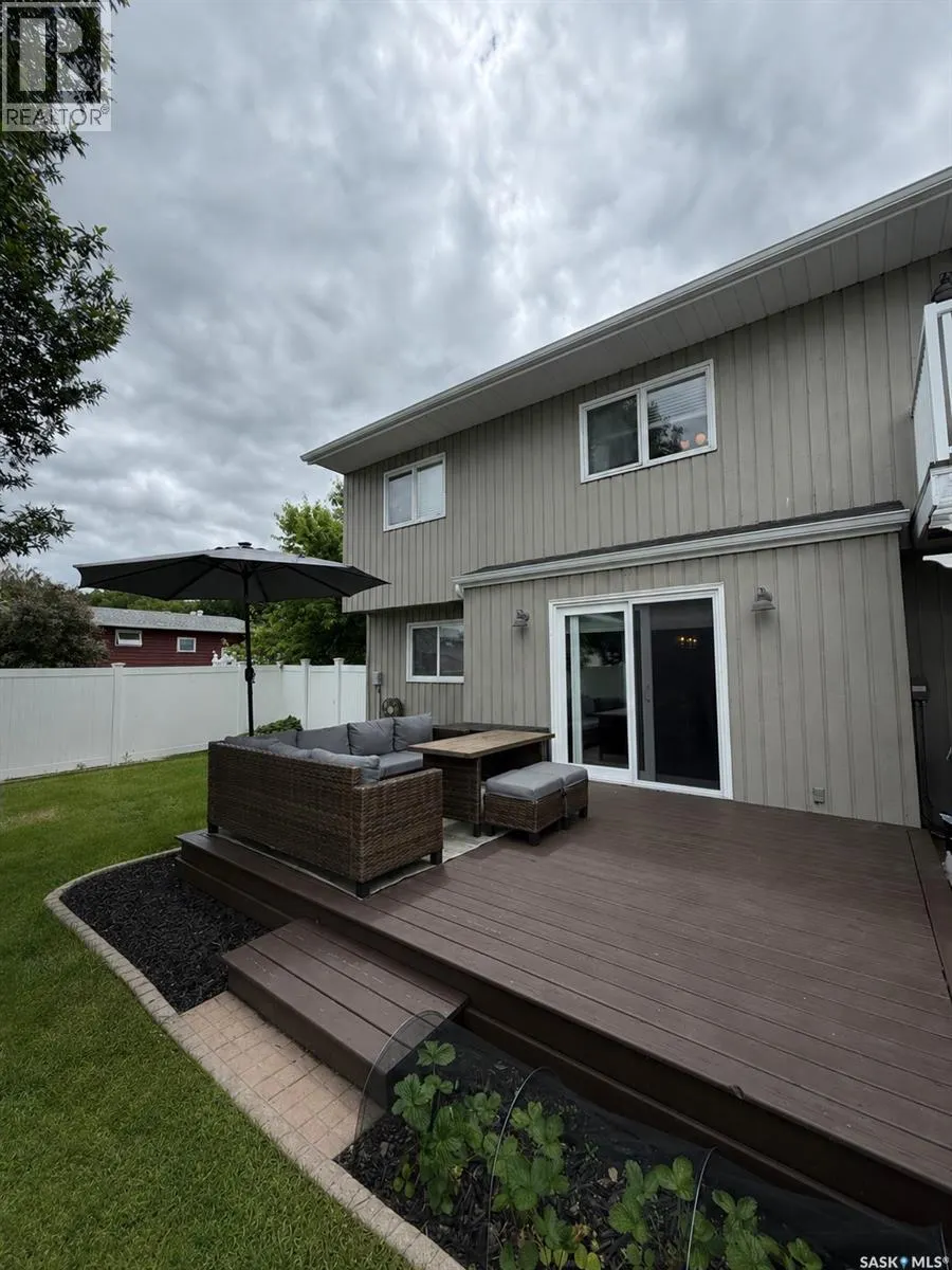 436 4th STREET E