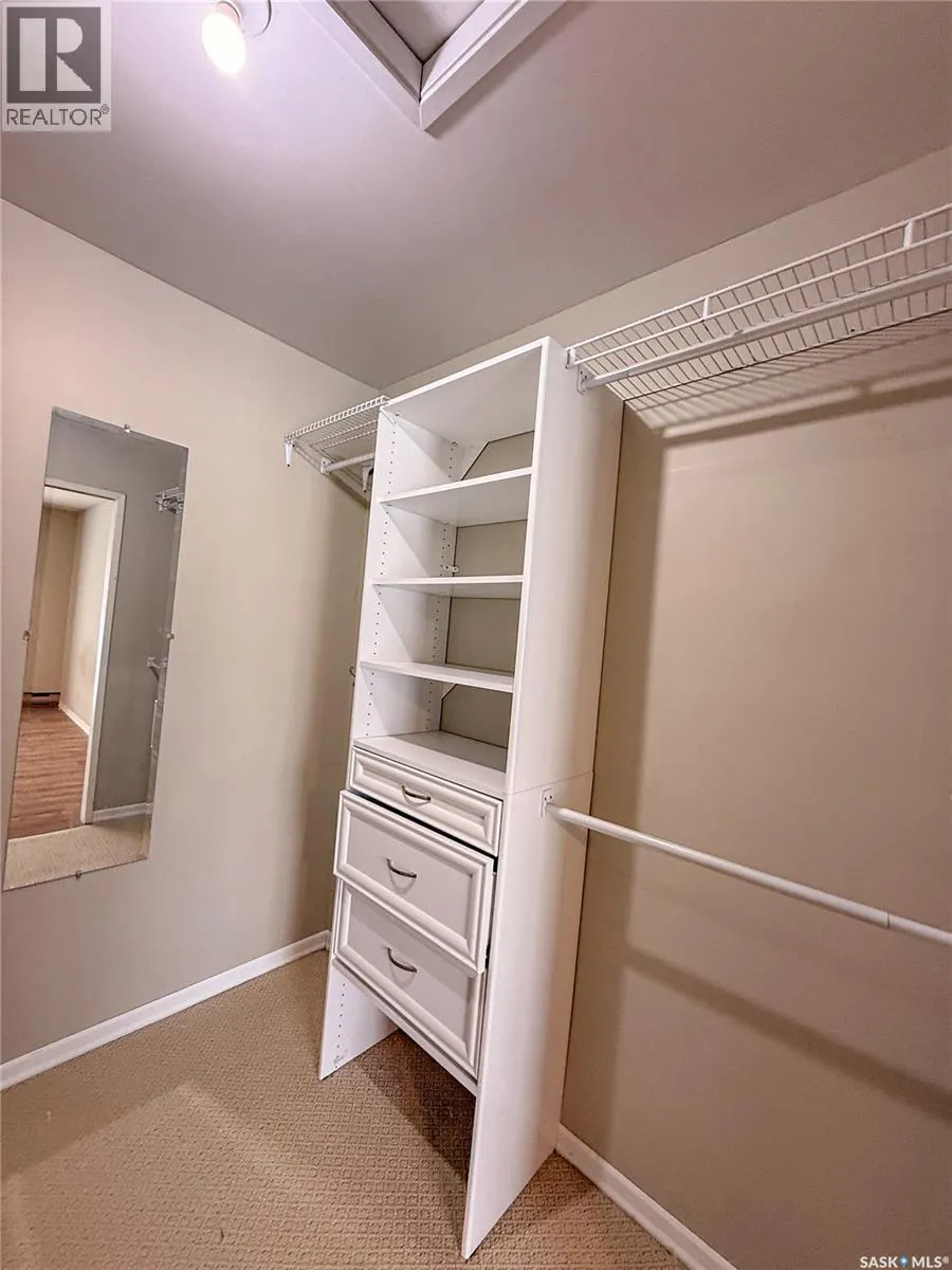 436 4th STREET E