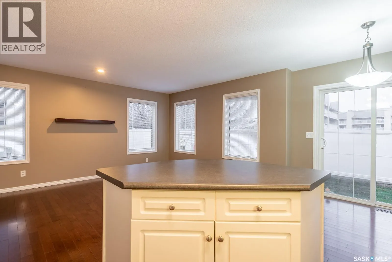 39 2400 Tell PLACE