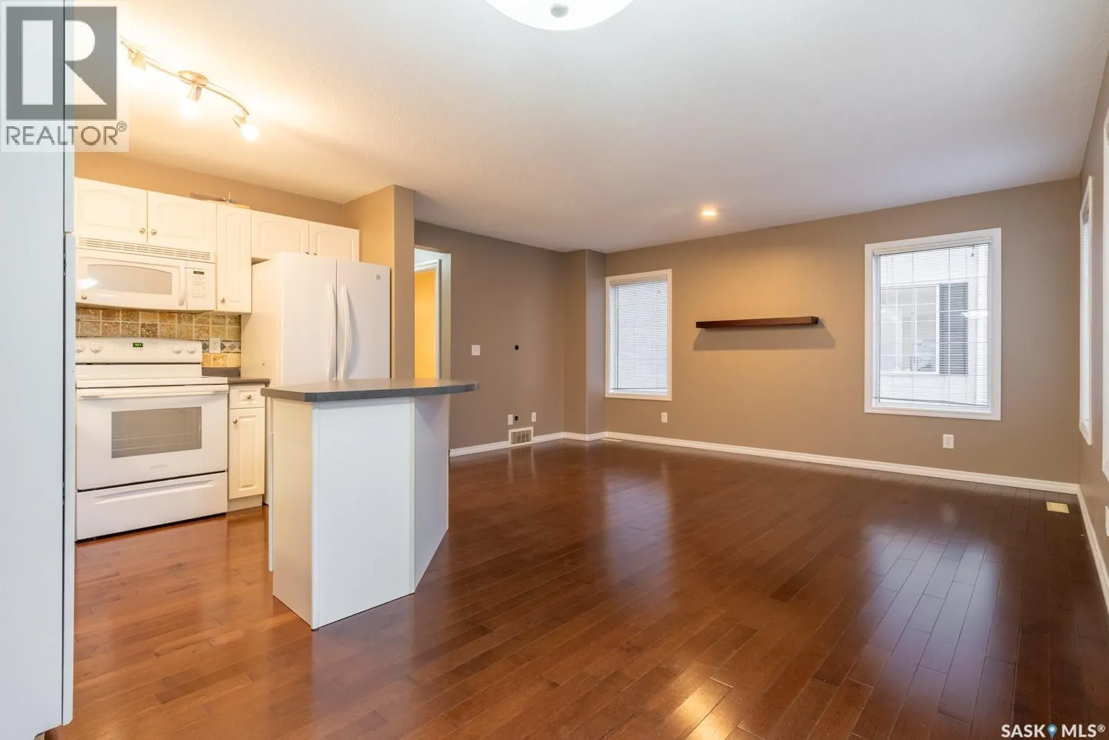39 2400 Tell PLACE