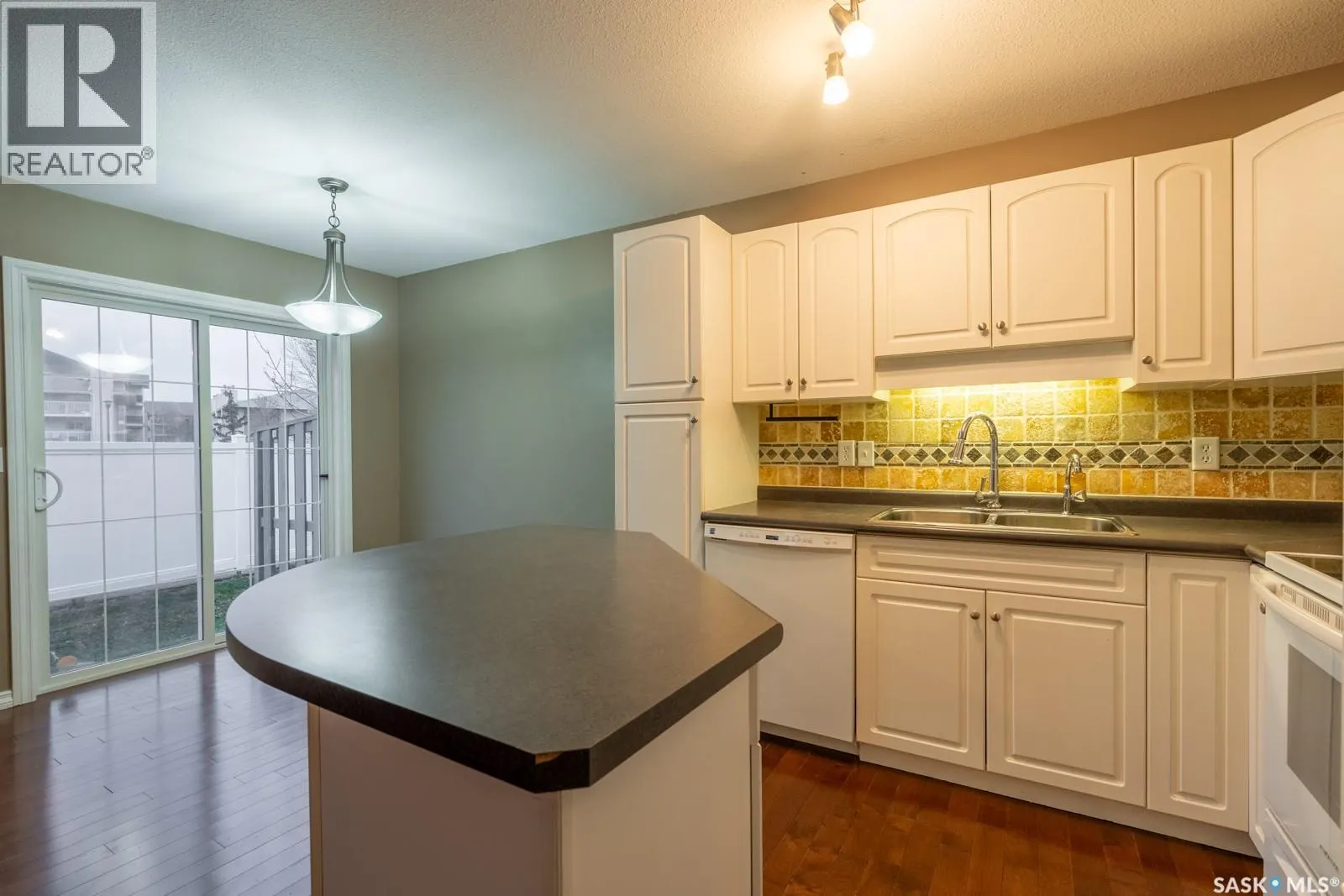 39 2400 Tell PLACE