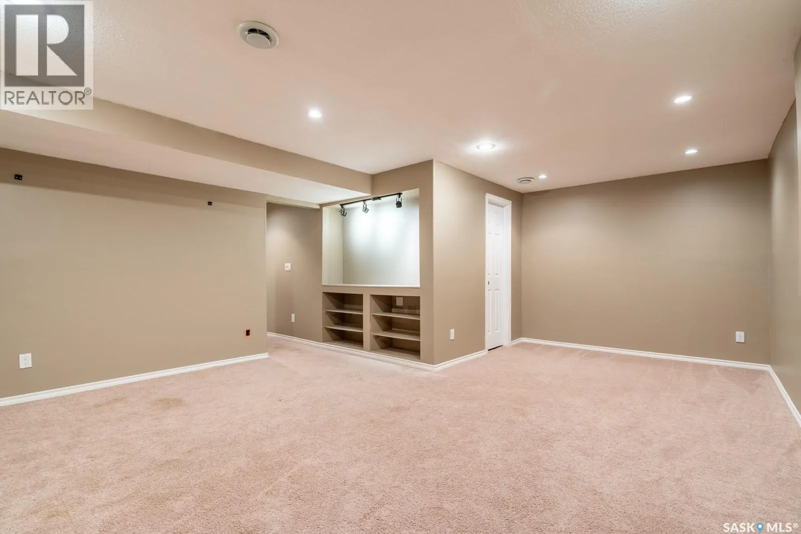 39 2400 Tell PLACE