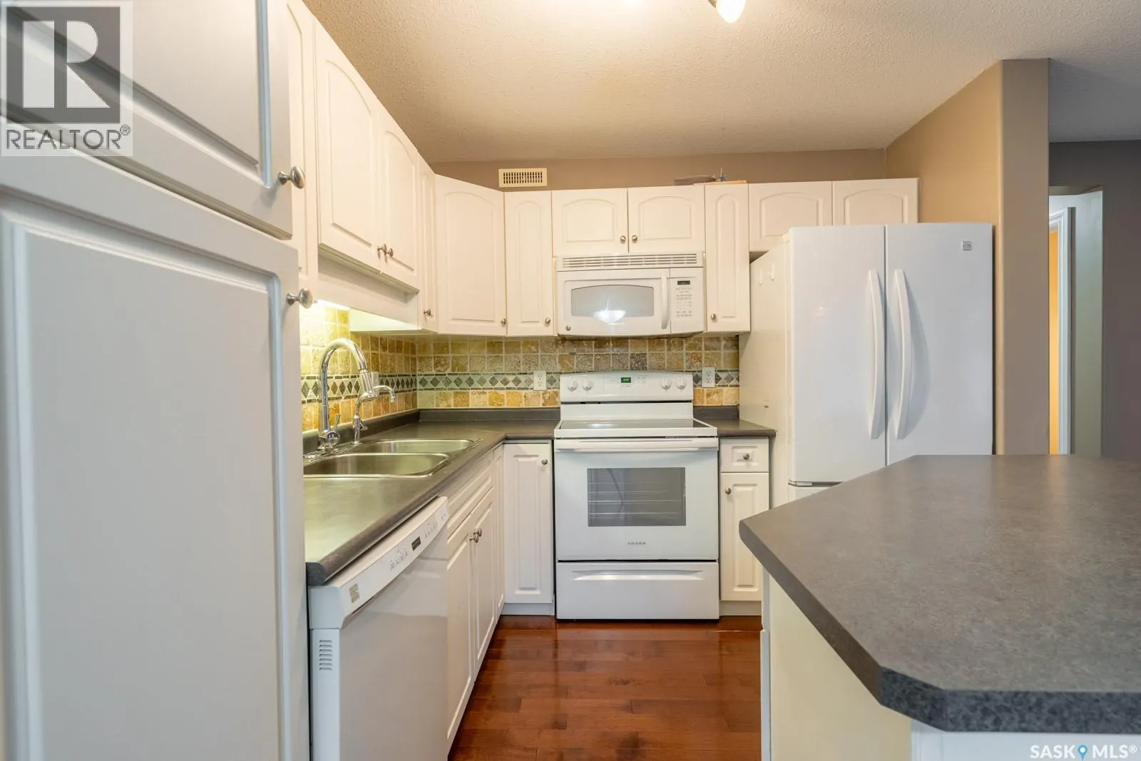 39 2400 Tell PLACE