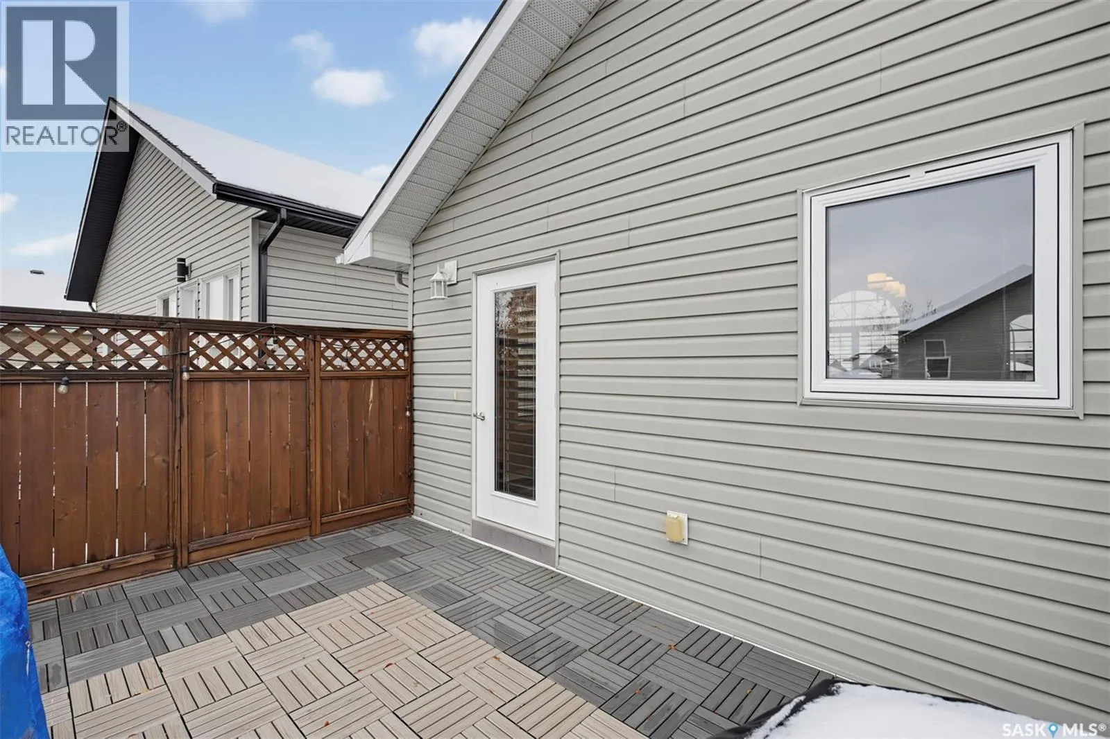 754 HARGREAVES CRESCENT