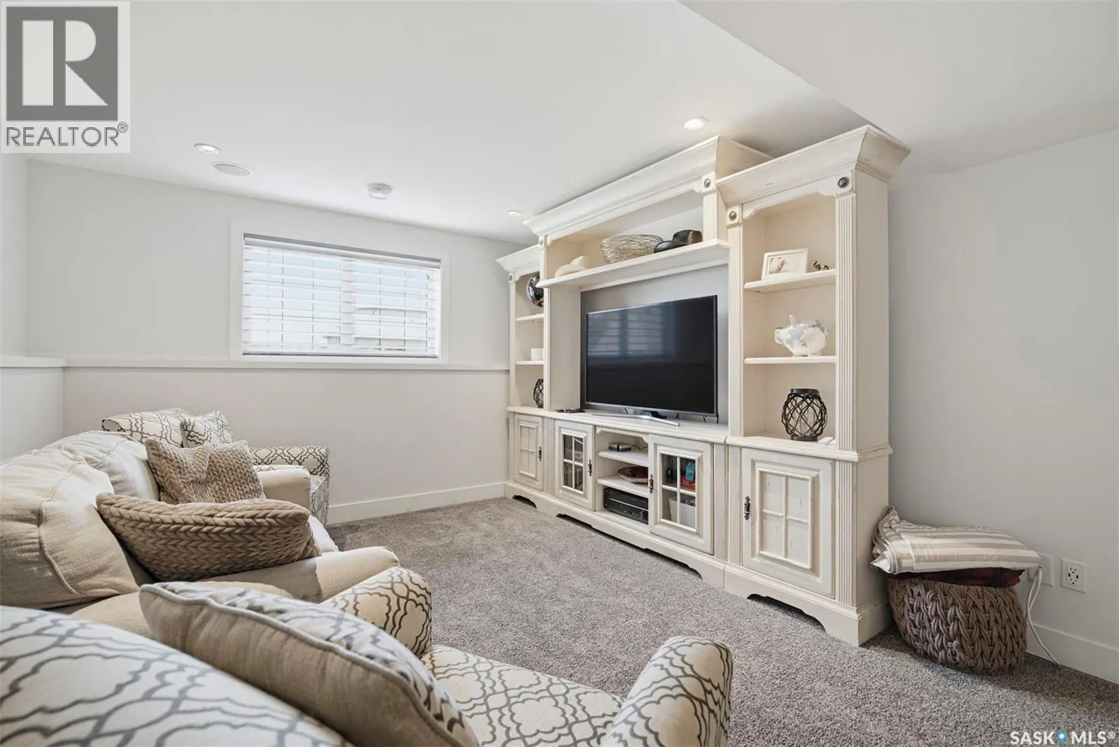 754 HARGREAVES CRESCENT