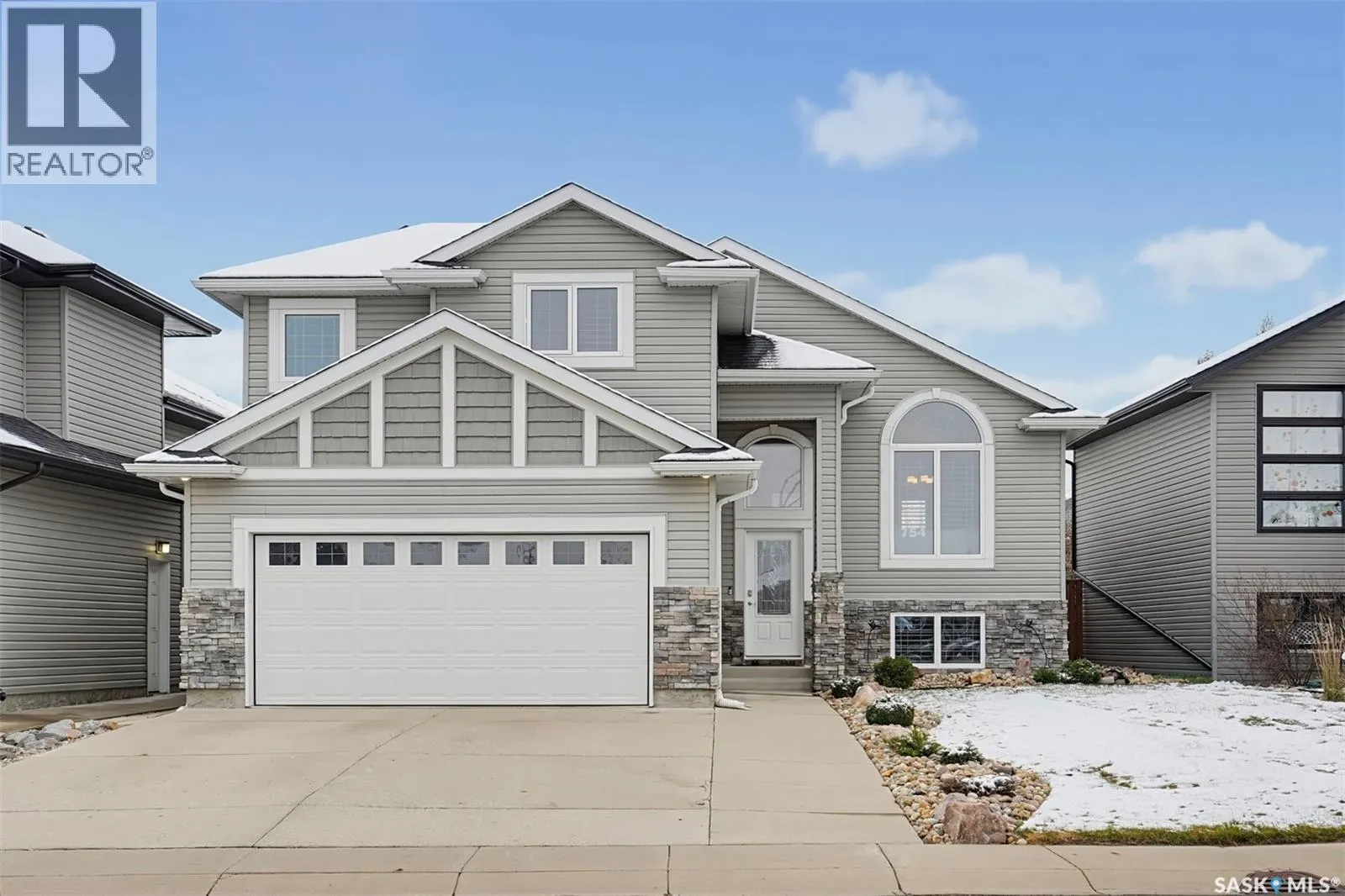 754 HARGREAVES CRESCENT