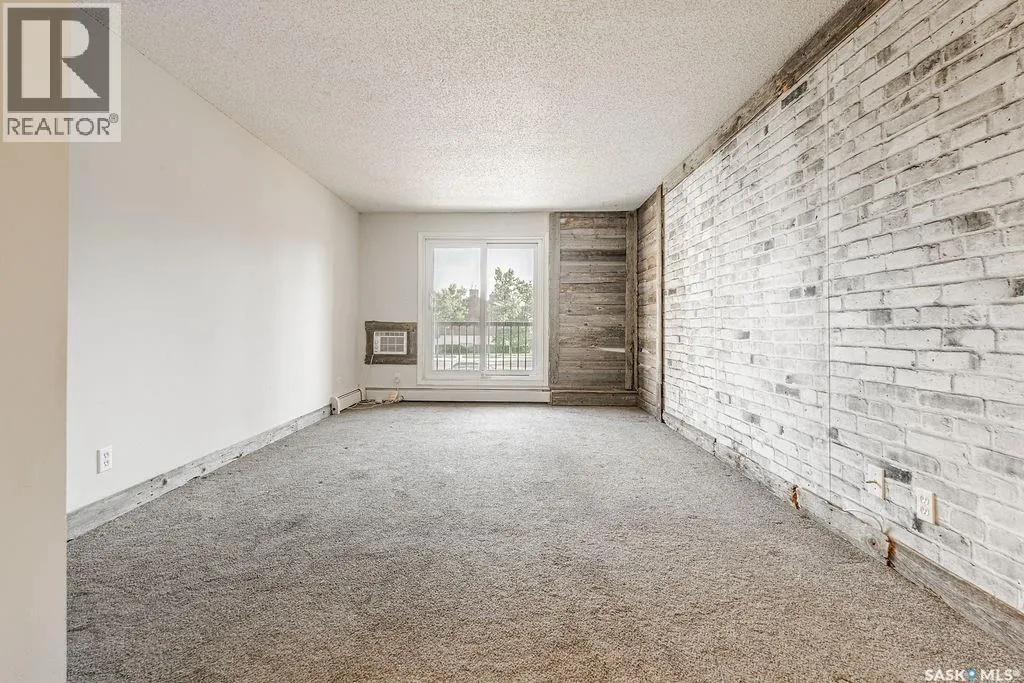 212 3302 33rd STREET W