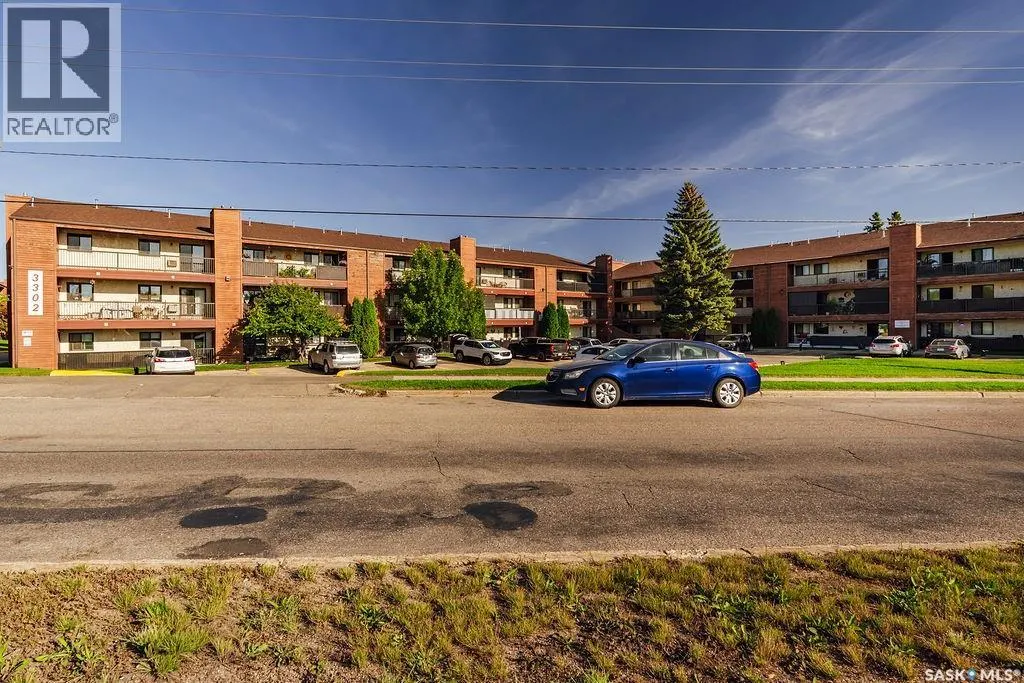 212 3302 33rd STREET W