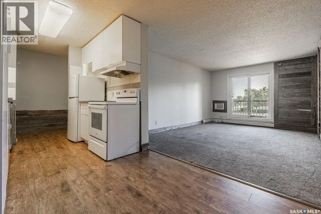 212 3302 33rd STREET W