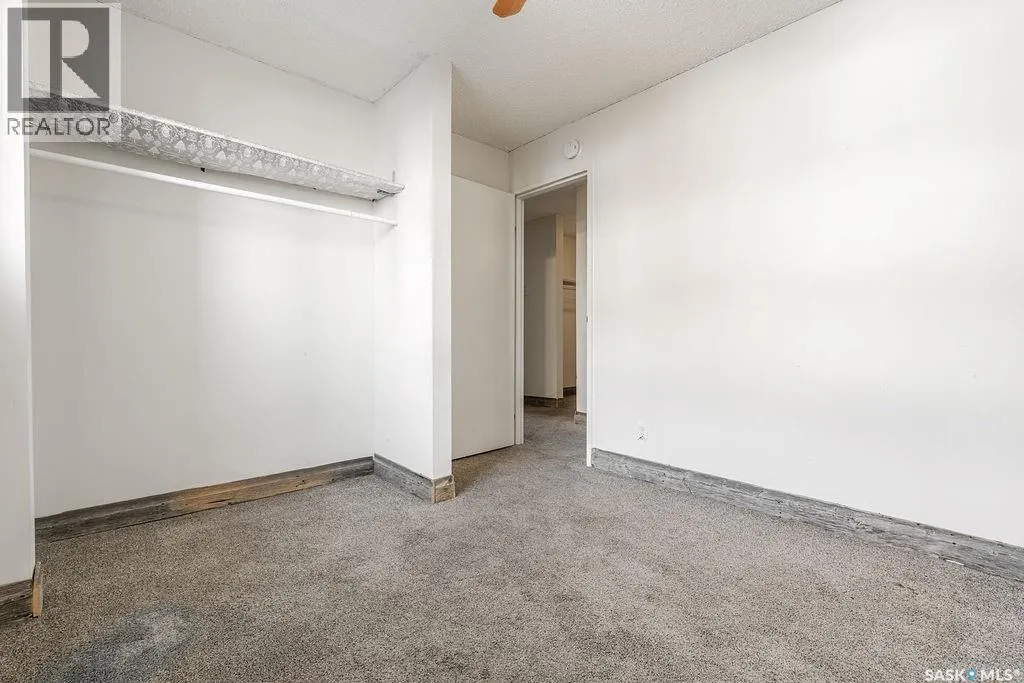 212 3302 33rd STREET W