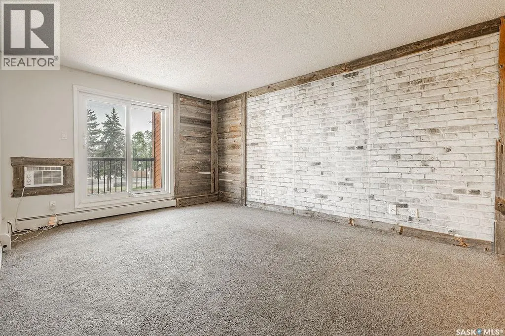 212 3302 33rd STREET W