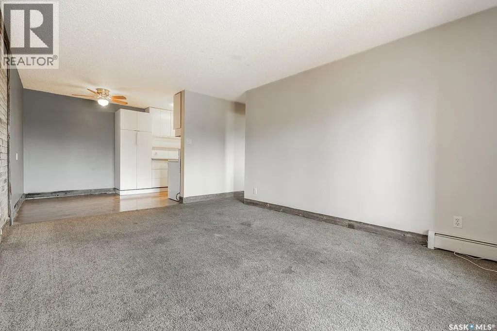 212 3302 33rd STREET W