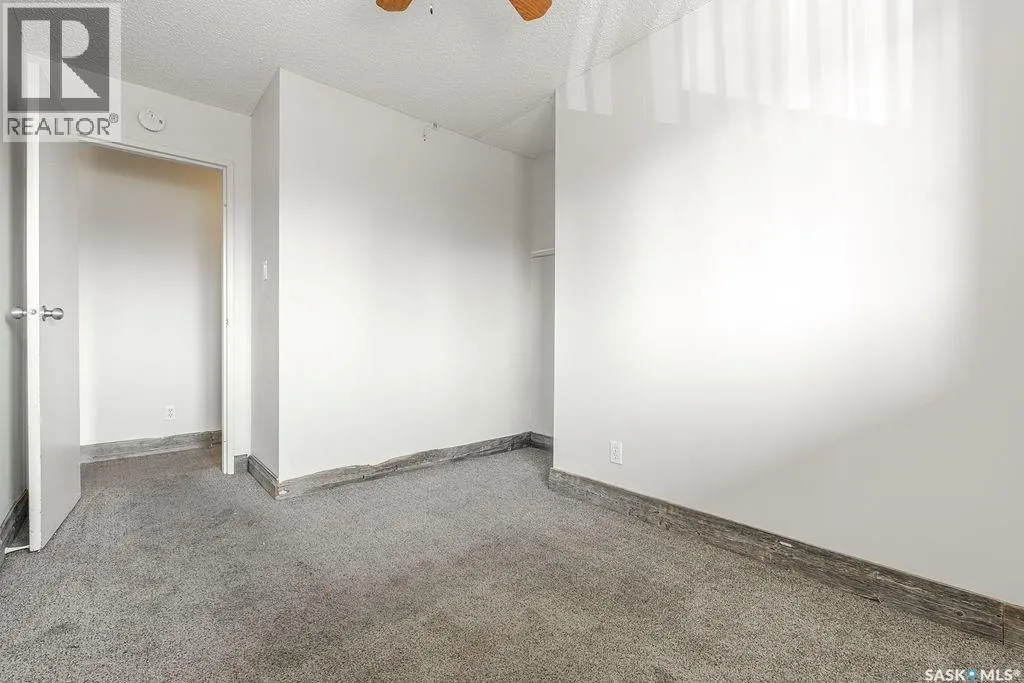 212 3302 33rd STREET W