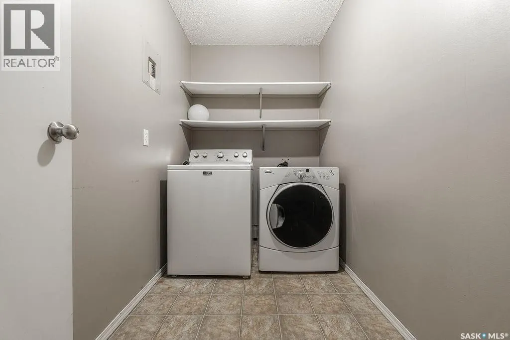 212 3302 33rd STREET W