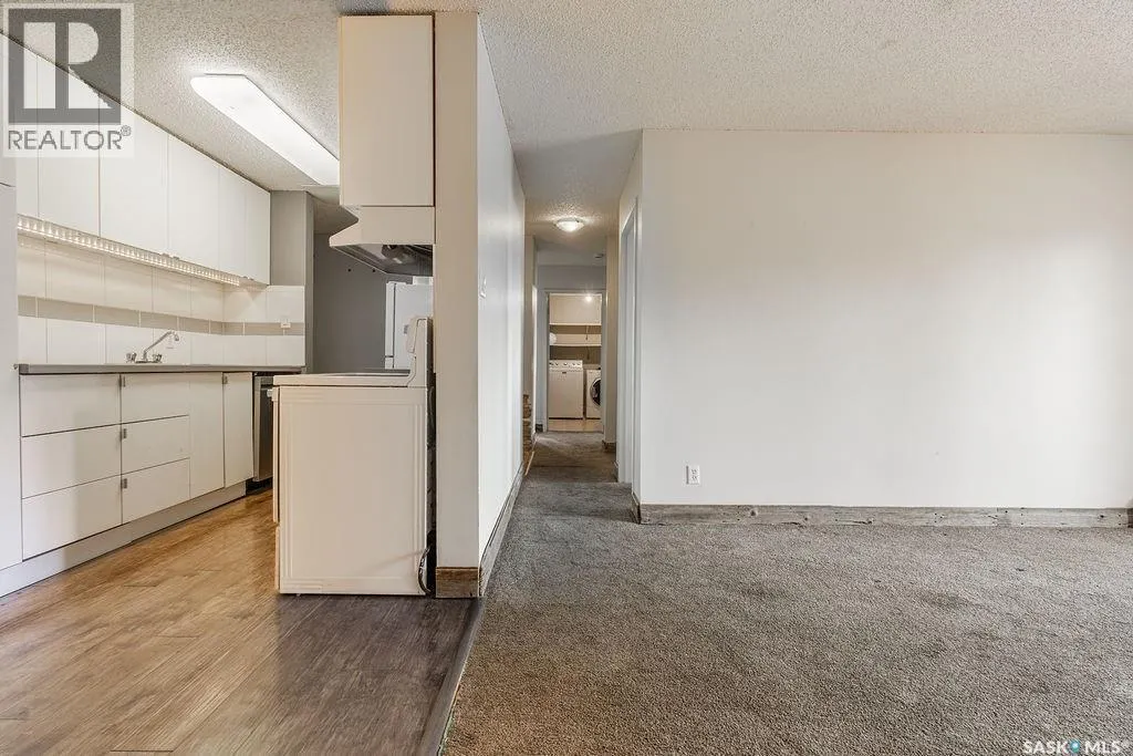 212 3302 33rd STREET W