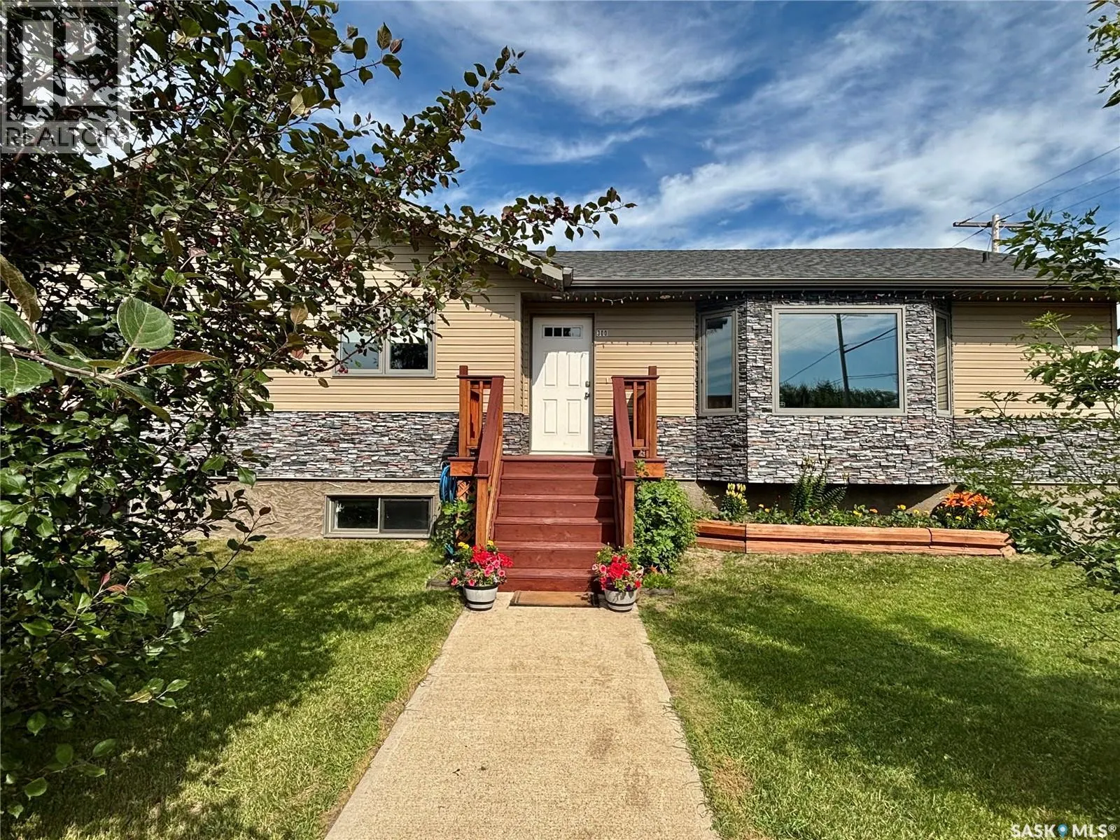 300 7th STREET