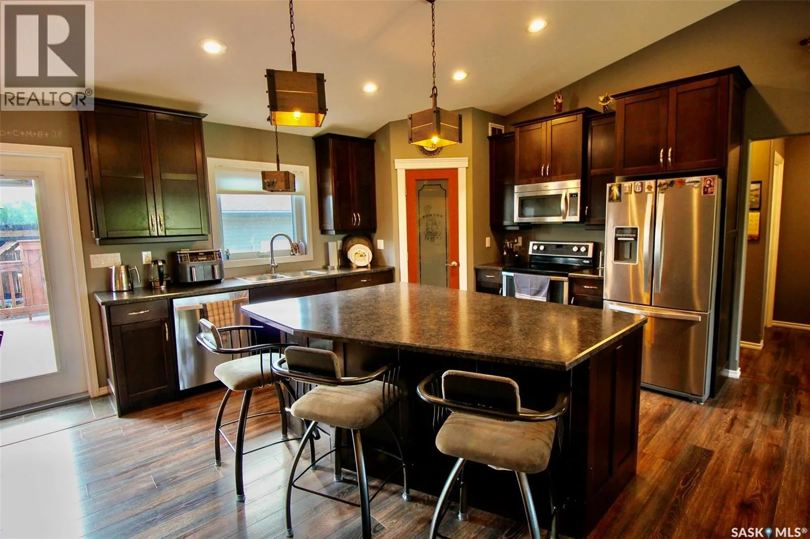 300 7th STREET