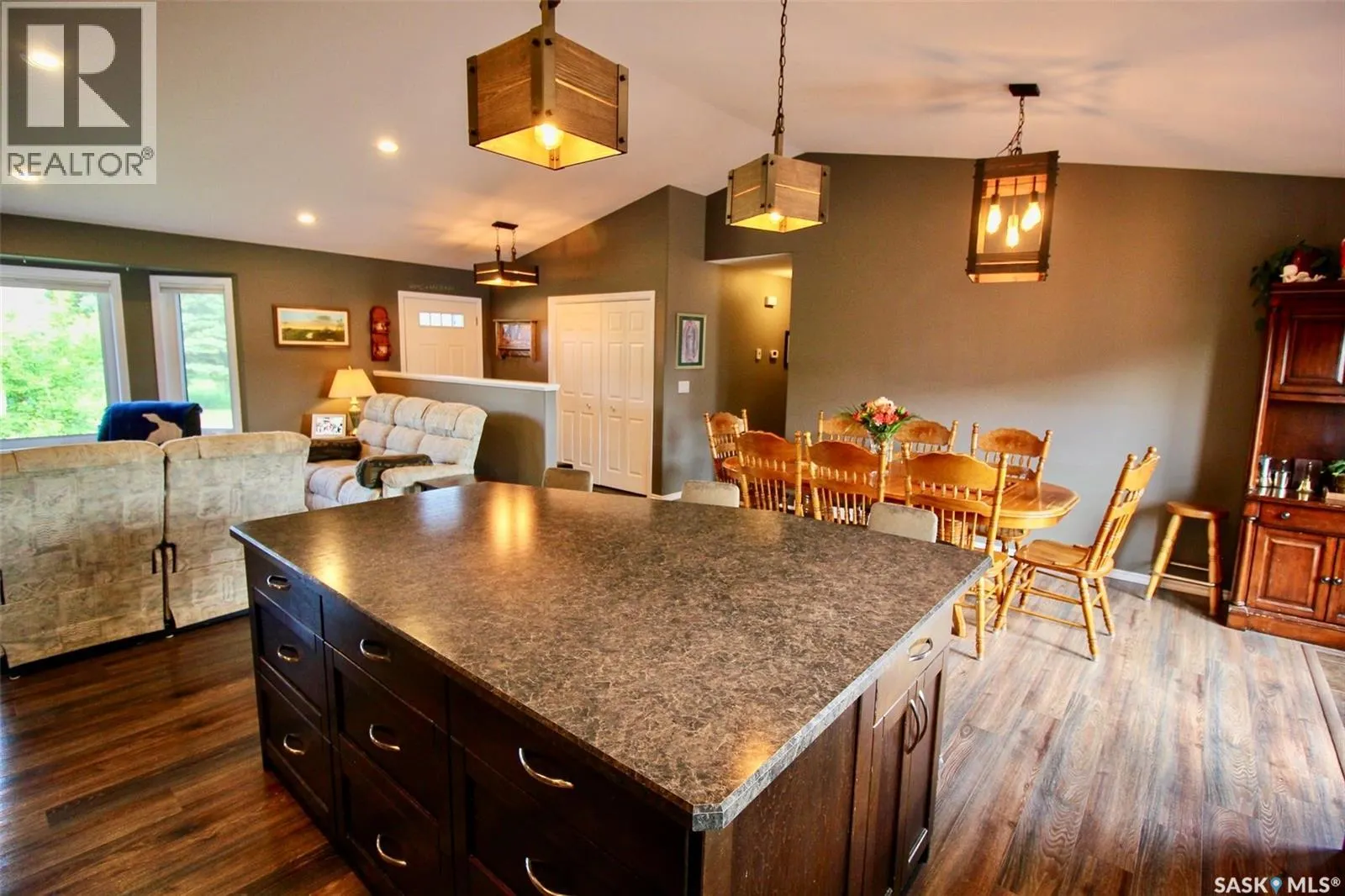 300 7th STREET