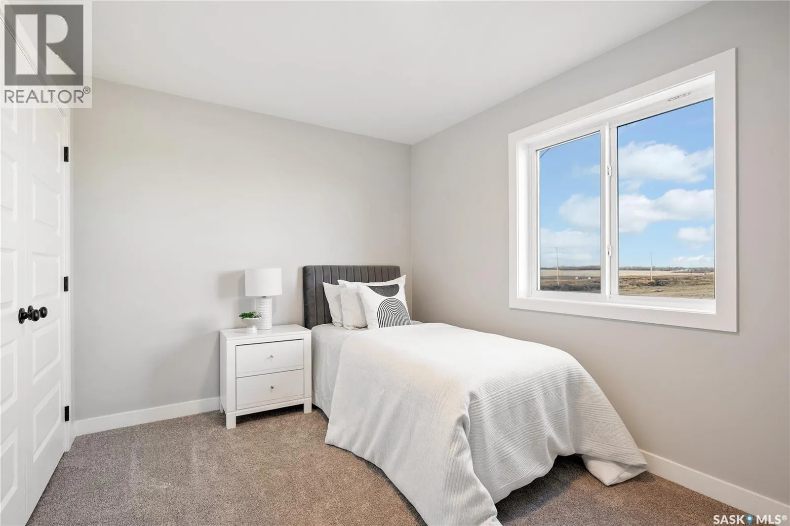 10 Vancouver CRESCENT