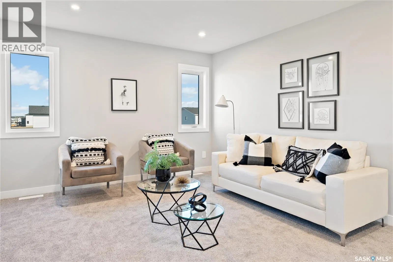 10 Vancouver CRESCENT