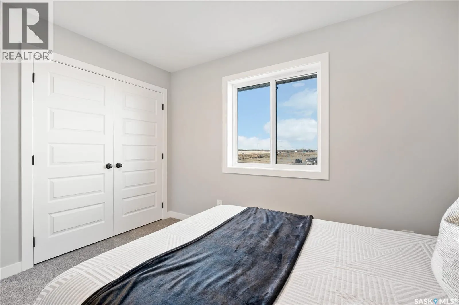 10 Vancouver CRESCENT