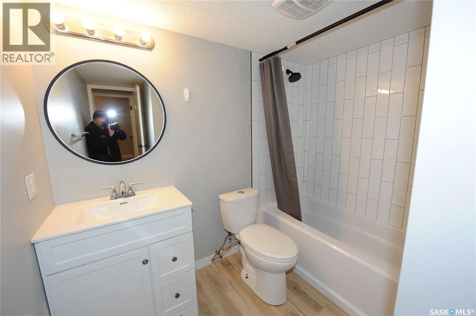 416 425 115th STREET E