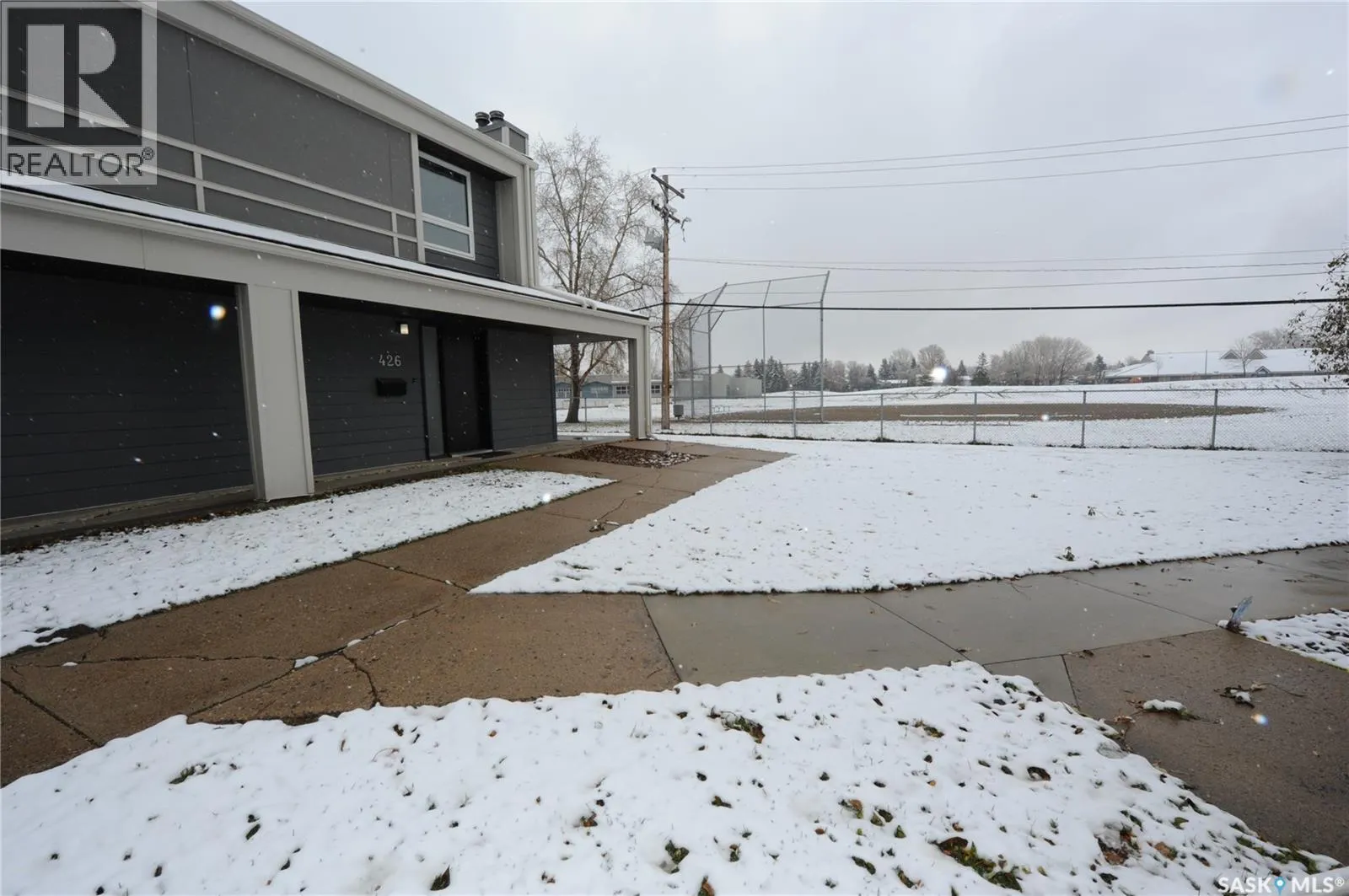 416 425 115th STREET E