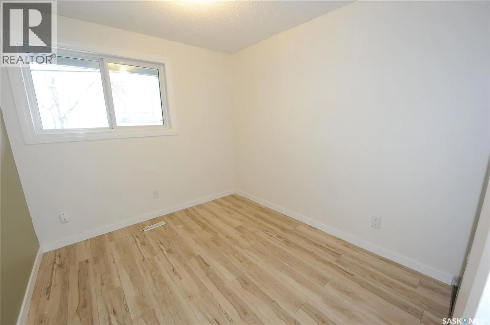 416 425 115th STREET E