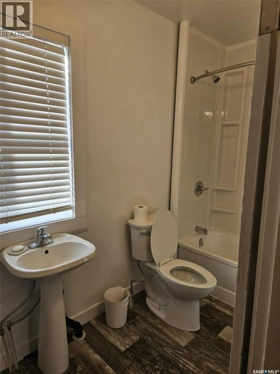 231 4th STREET