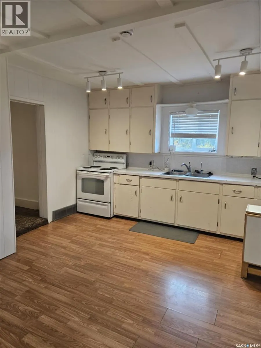 231 4th STREET