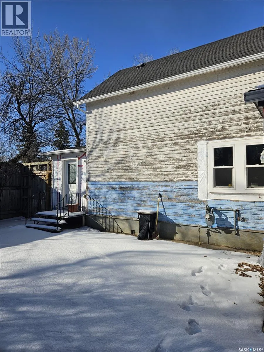 231 4th STREET