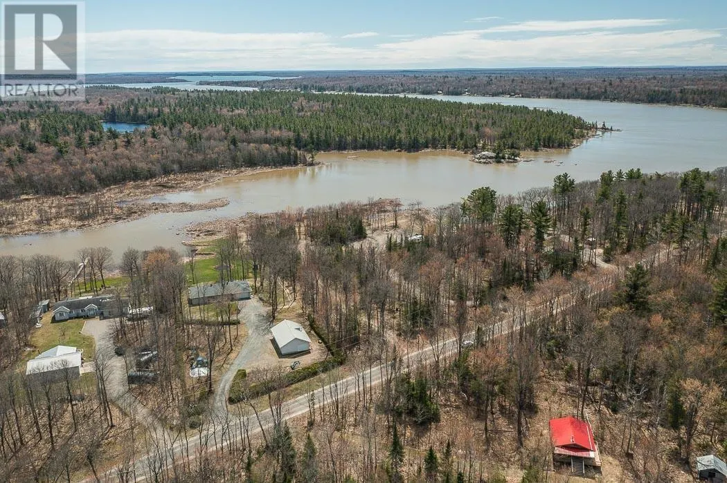 279 Finns Bay RD N