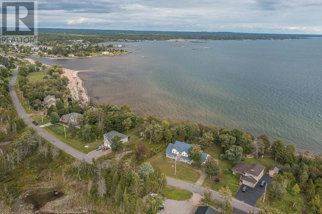 19 Lighthouse Point DR