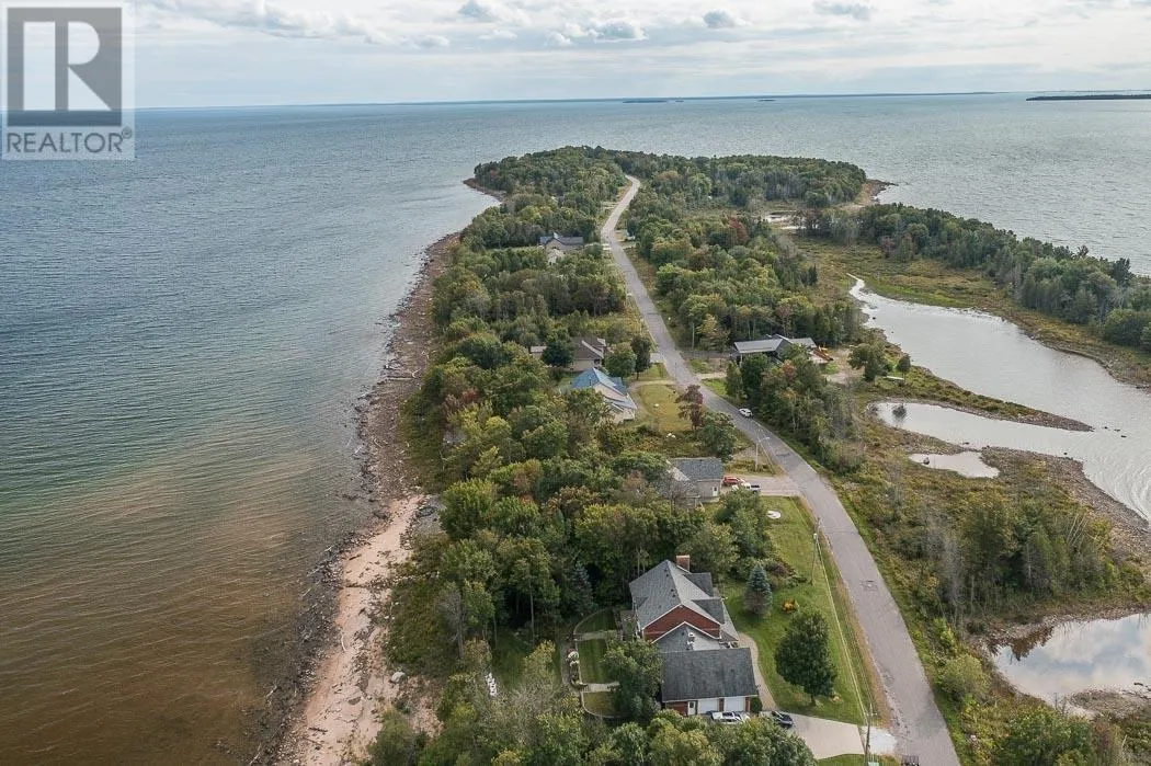19 Lighthouse Point DR
