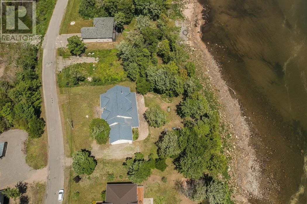 21 Lighthouse Point DR