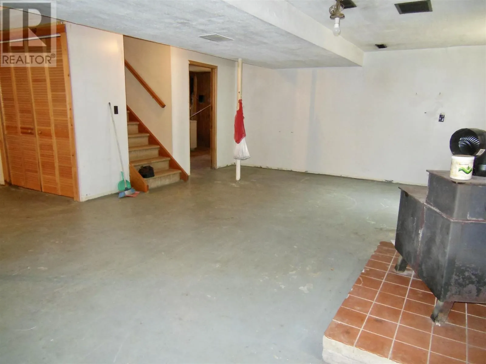 359 Second AVE