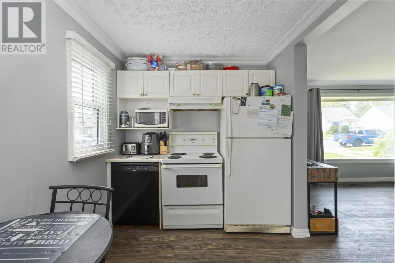 20 Campbell AVE