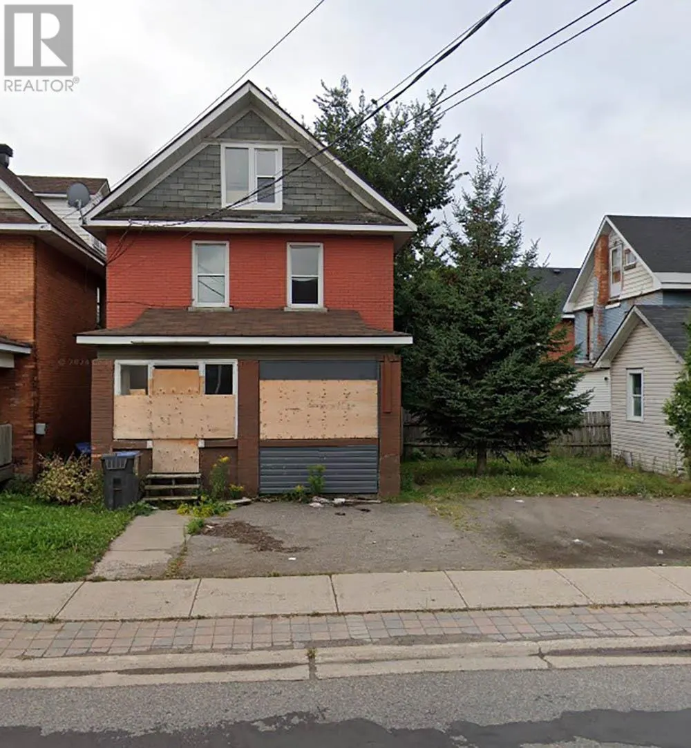 215 Albert ST E