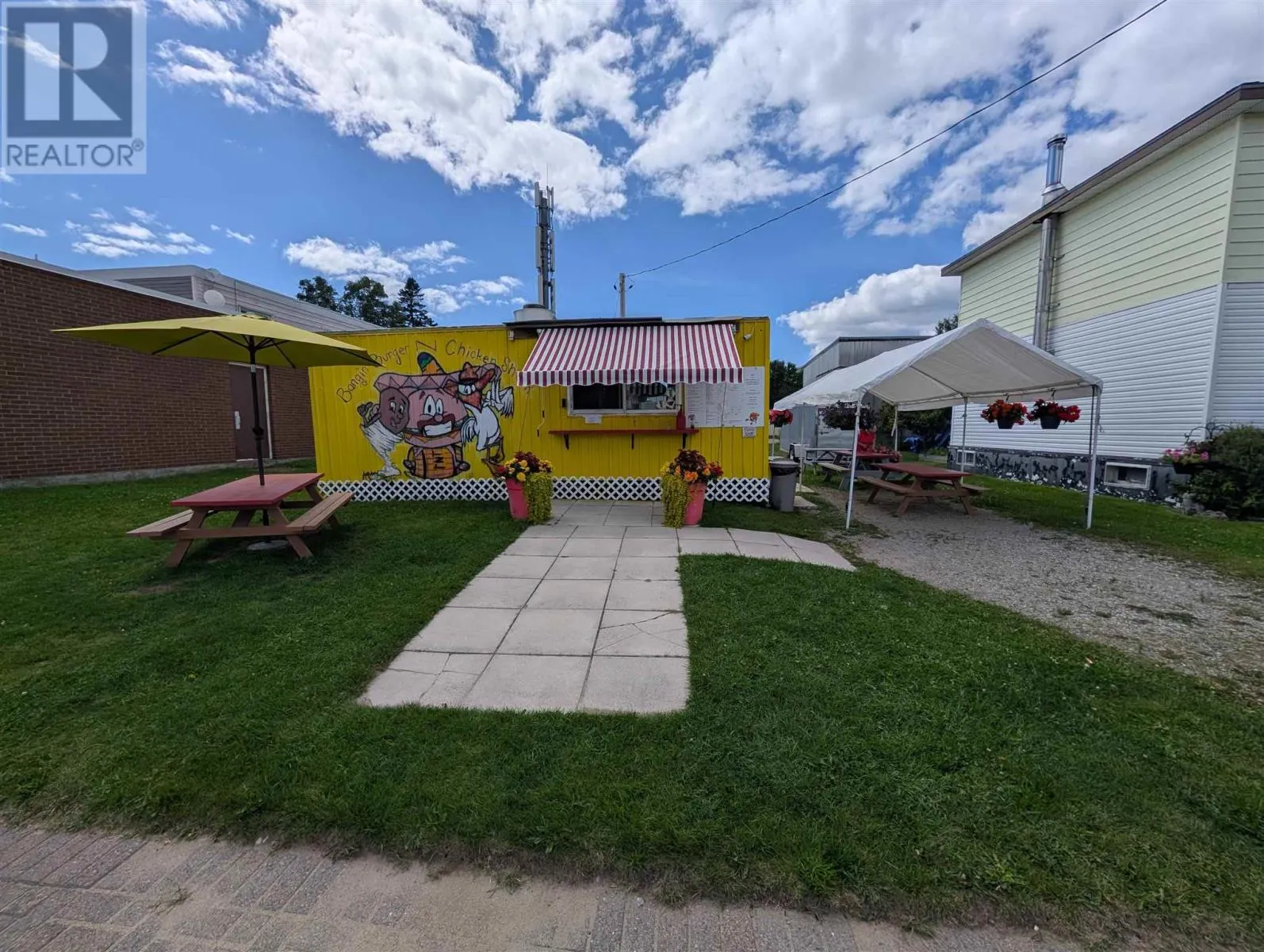 92 Broadway AVE