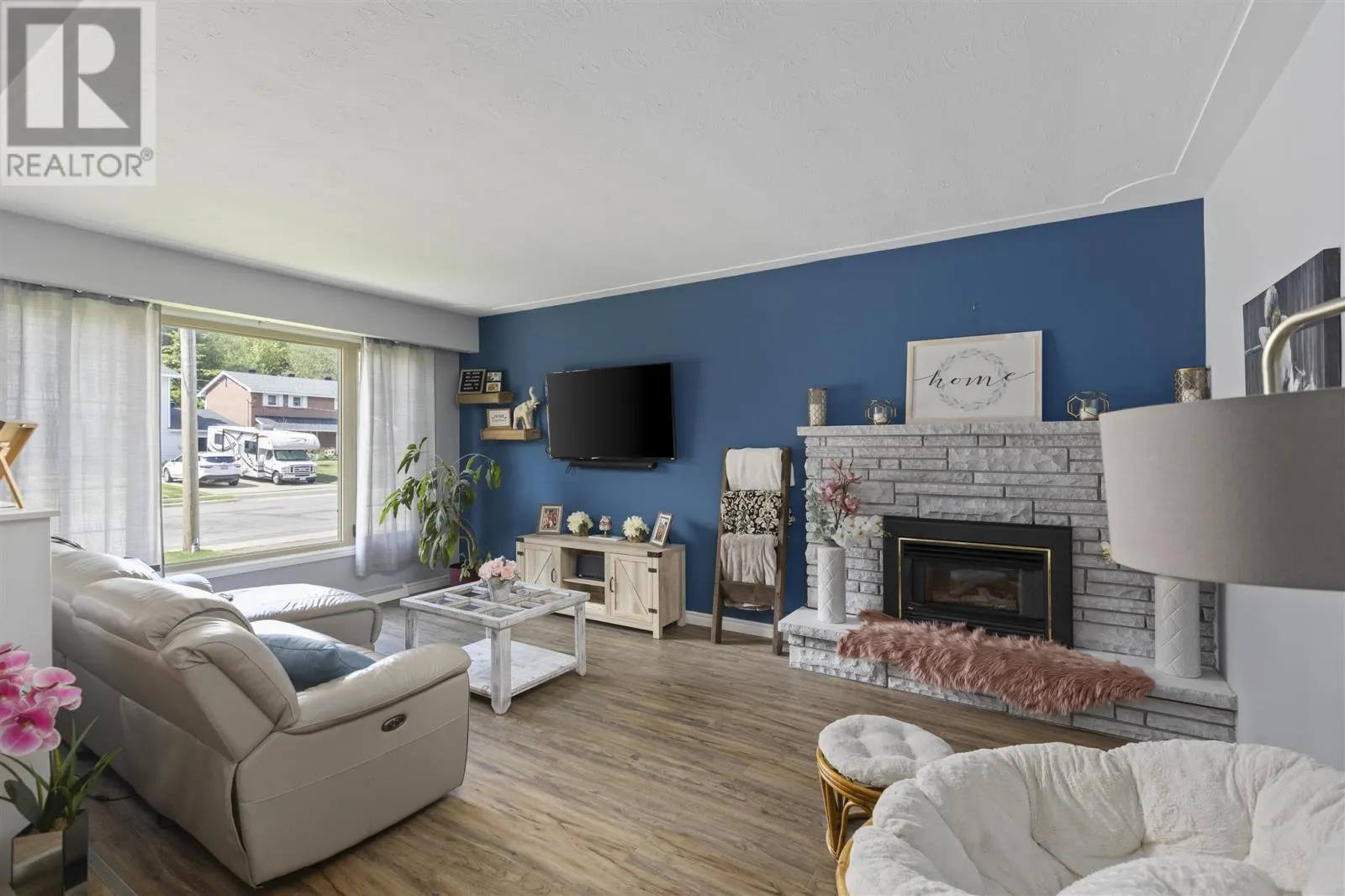 110 Florwin DR