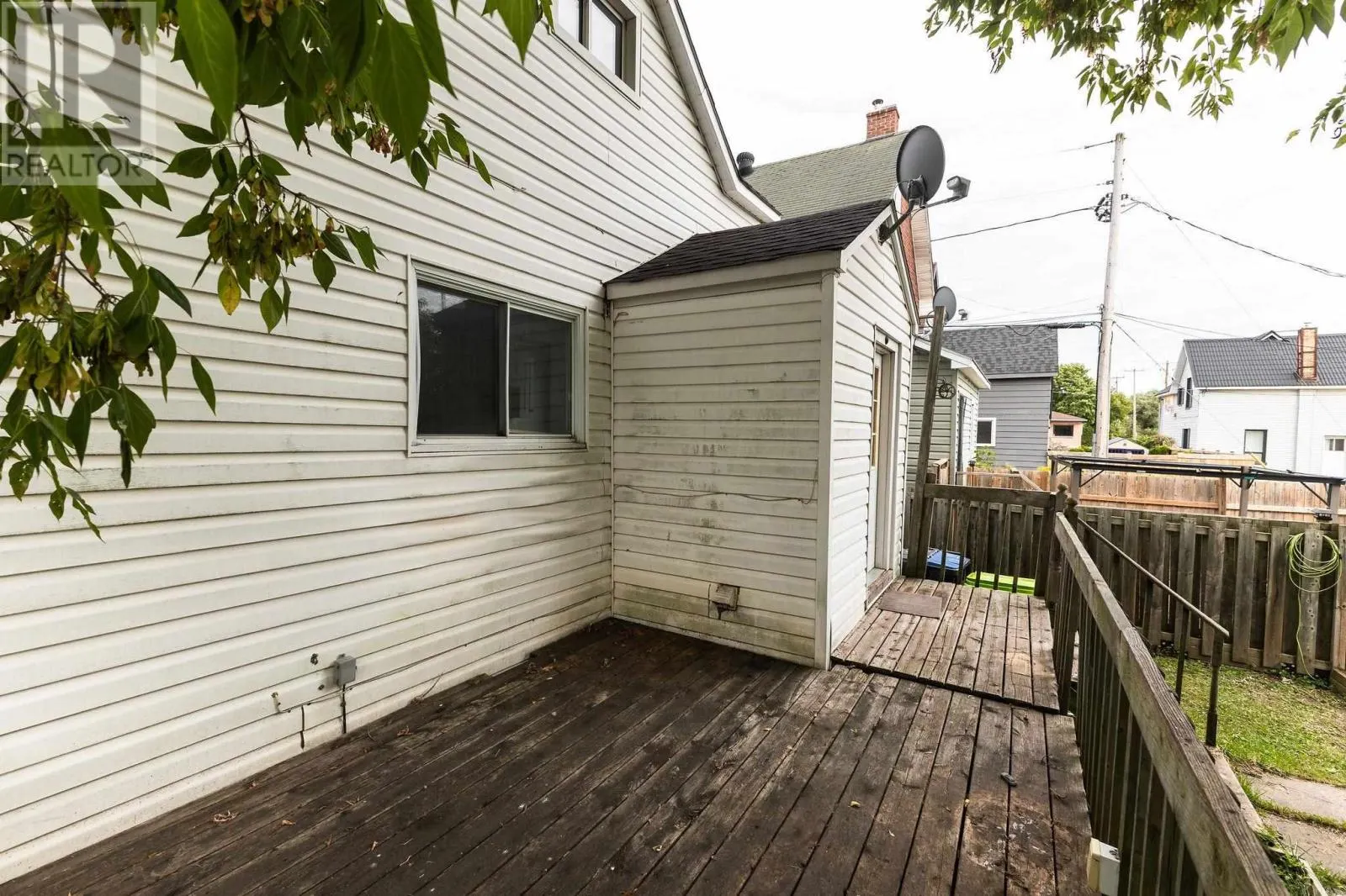 55 Grosvenor AVE