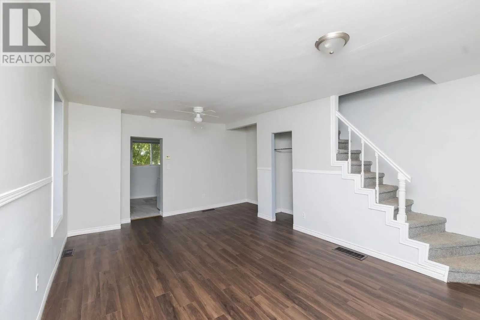 55 Grosvenor AVE