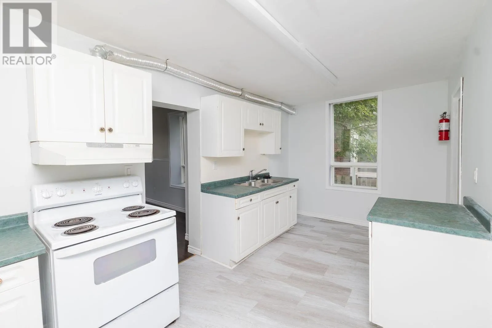 55 Grosvenor AVE