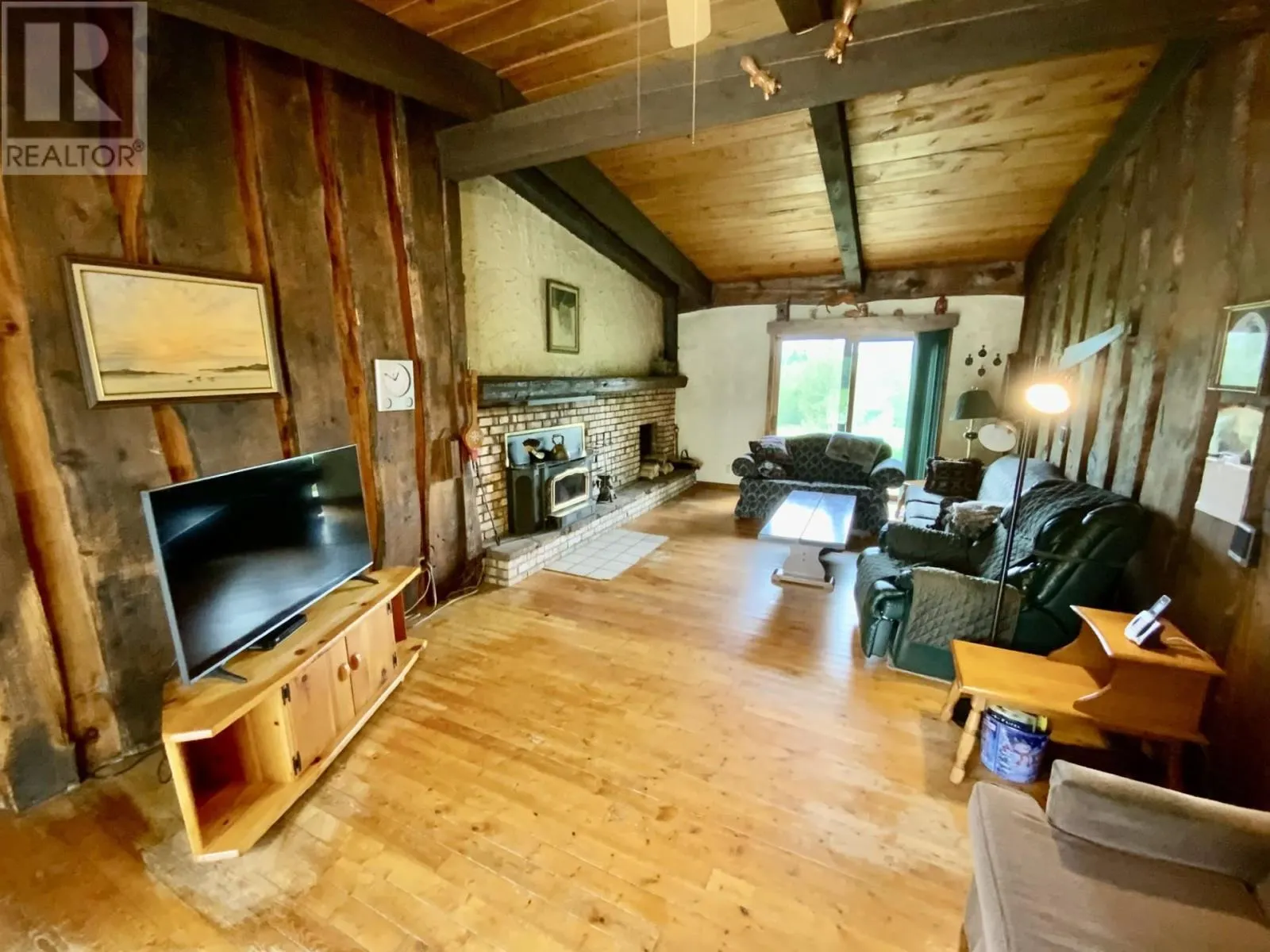 82 Lumber LN